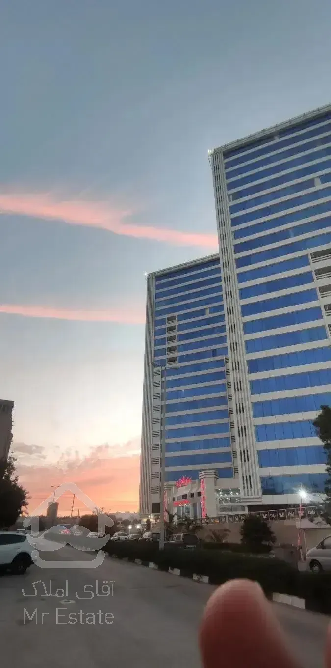 برج آپادانا طبقه ۱۸ سه خواب ویو دریا