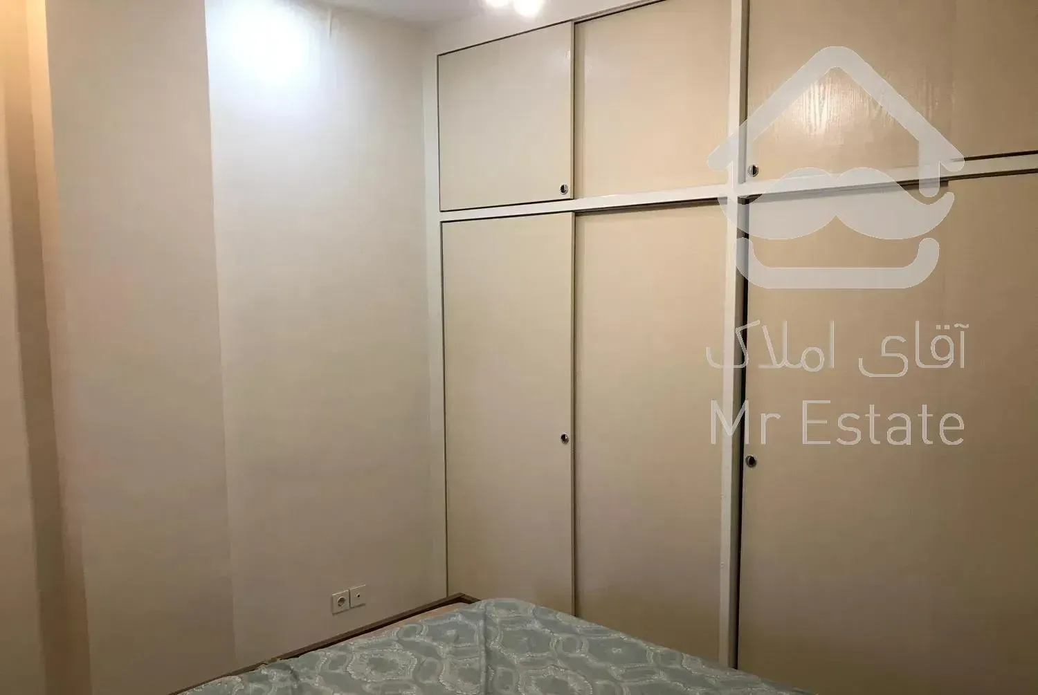 ۸۰ متری  در برج با ویوی دریاچه