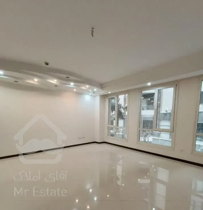 ۱۳۰ متر / توحید/ سالن پرده خور/ سه خواب