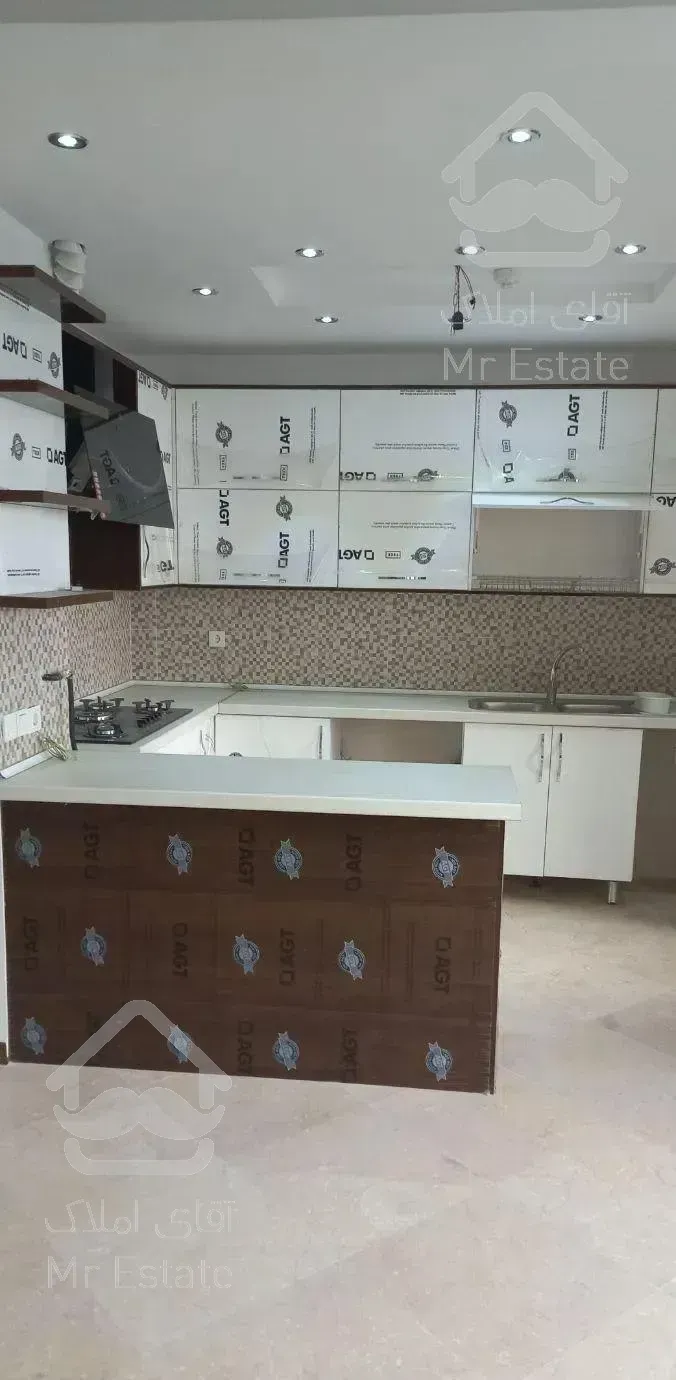 ایرانشناسی  اپارتمان ۱۱۰ متر کلید نخورده