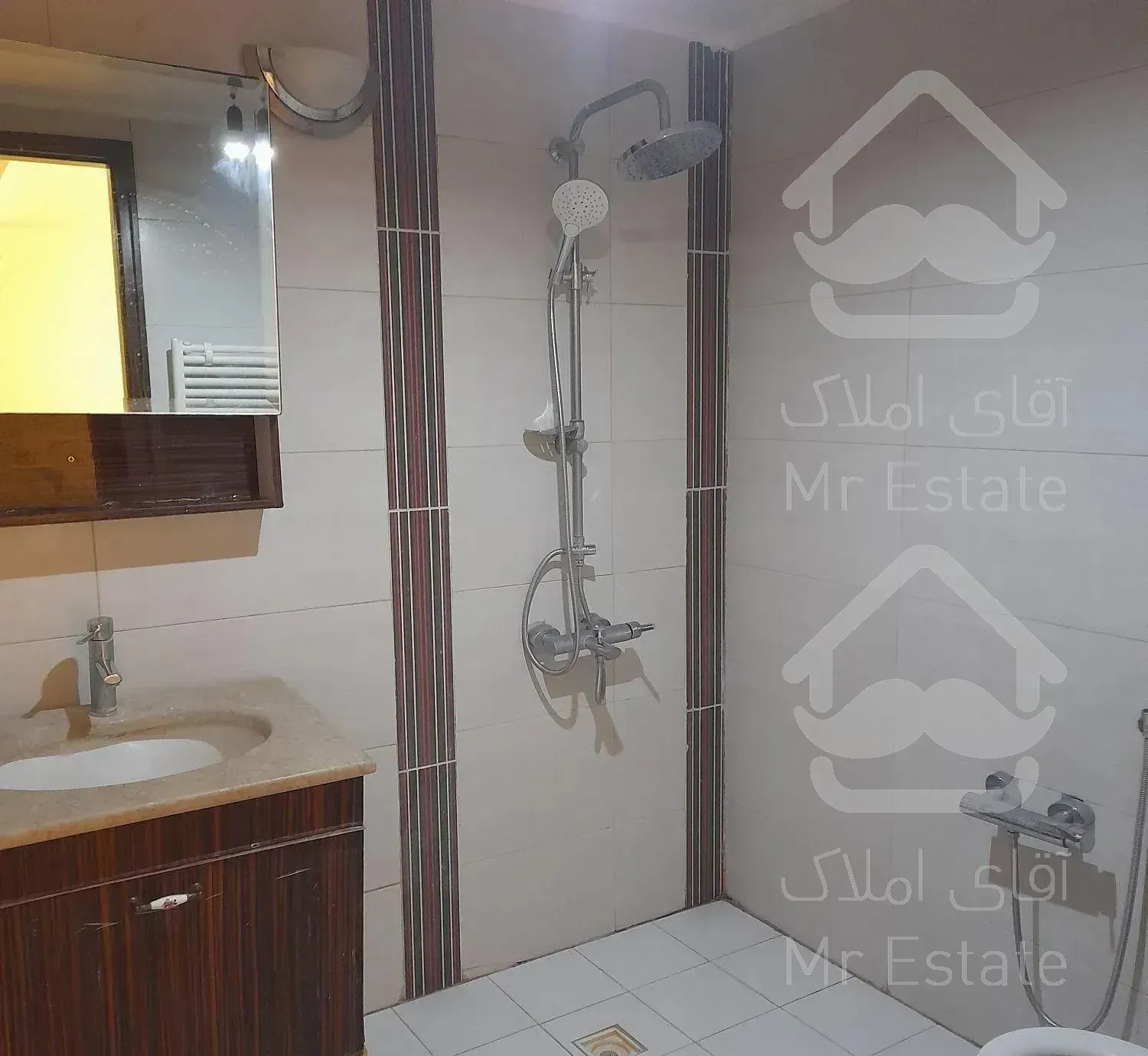 آپارتمان ۱۶۰متر*اندرزگو*تراس/چیدمان/