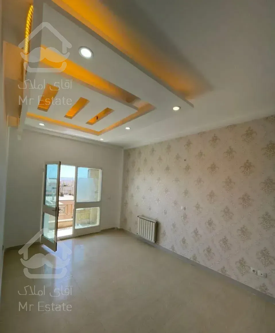 160متری فول  در میدان استقلال