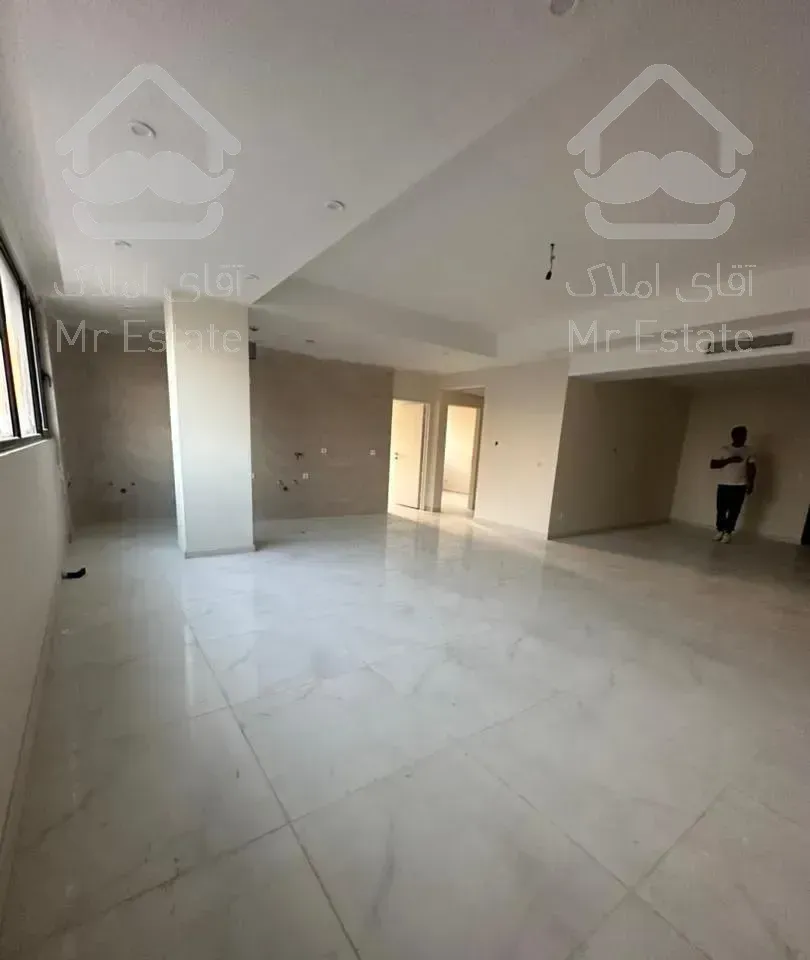 ۱۰۵ متر نزدیک ایرانمال و دریاچه با ۲۰متر پاسیو