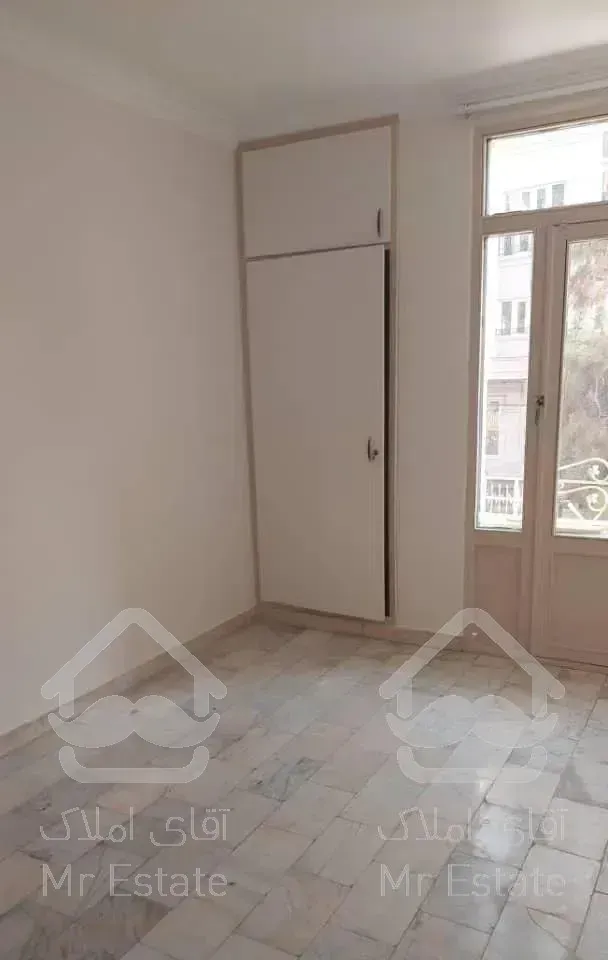 آپارتمان ۱۱۰ متری  خ ۱۵۴ شرقی بین تیرانداز و اول