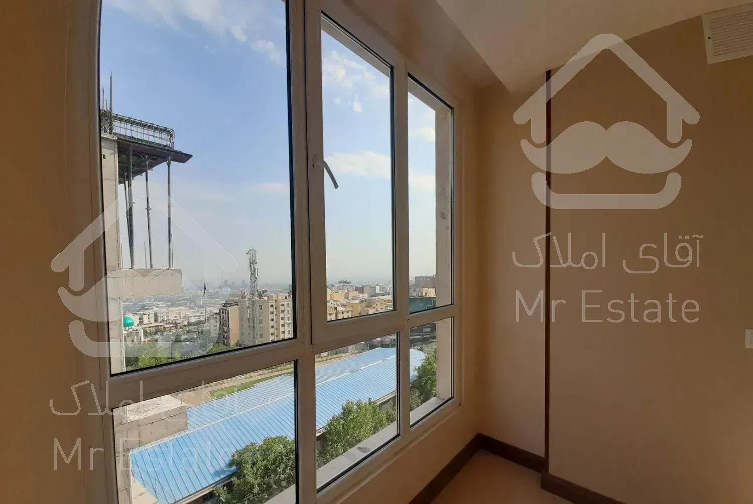 ولنجک۲۵۰مترنوسازسه پارکینگ سندی