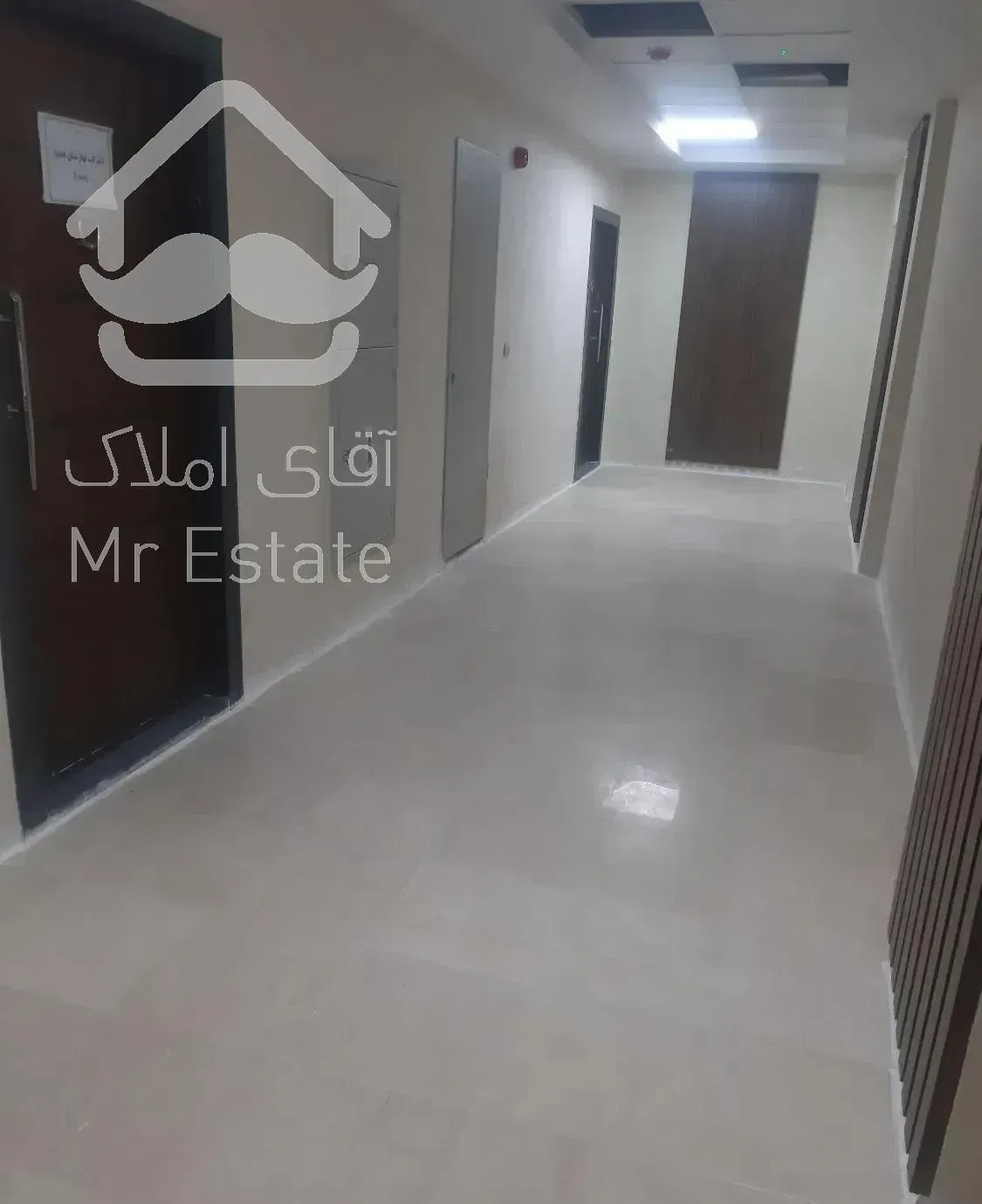 ۱۰۰متر اداری تجاری کنتراست مال دریاچه چیتگر، یاس ۳