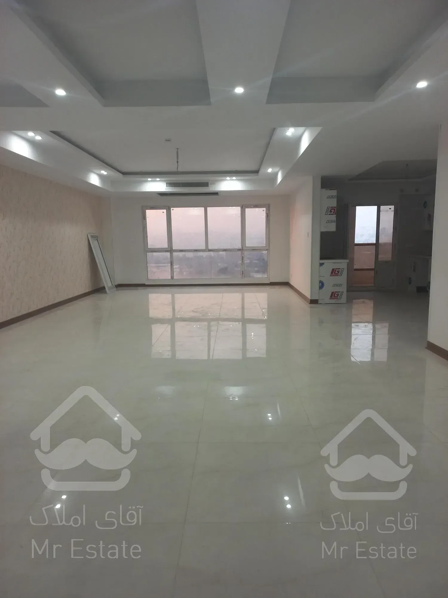 ۱۰۲ متر/ تنها ۲ خواب ریز متراژ ویودار طبقات بالای برج / دفتر فروش مرکزی سازنده