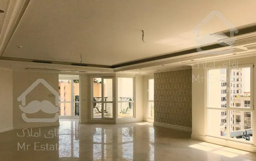 220 متر کامرانیه