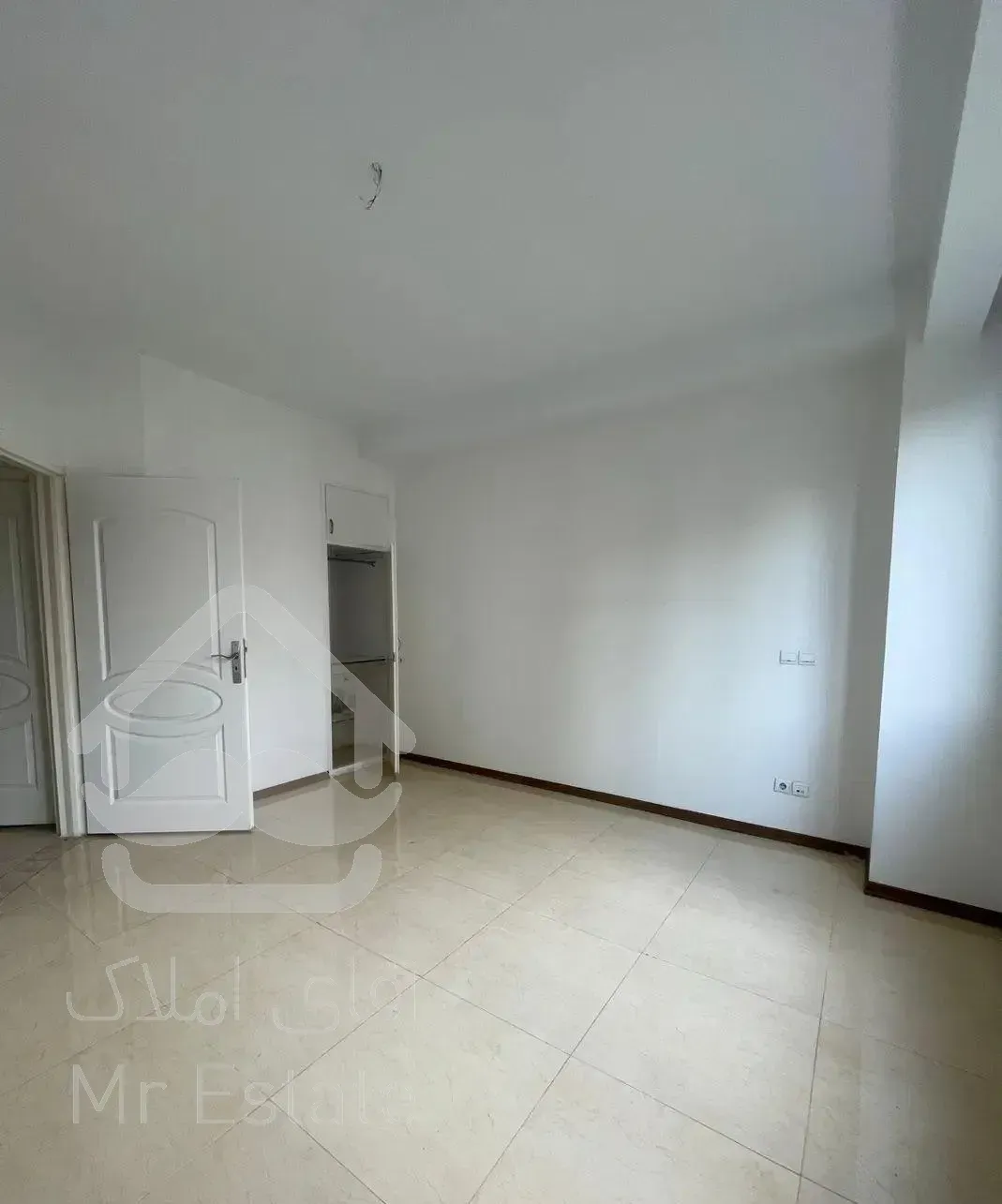 ظفر - ۱۲۳ متر - کلید نخورده - ۲ خواب