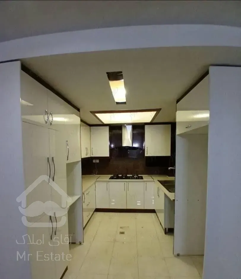 ۸۸ متر / خوش نقشه / پارکینگ و انباری