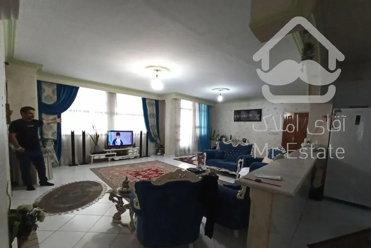 ۱۲۱متر /۳خواب/فول امکانات/سالن سرتاسر پرده خور