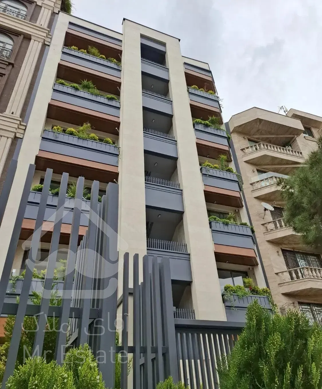 اجاره امیرآباد / ۲۶۰ متر / ۴ خواب / ۶ پارکینگ