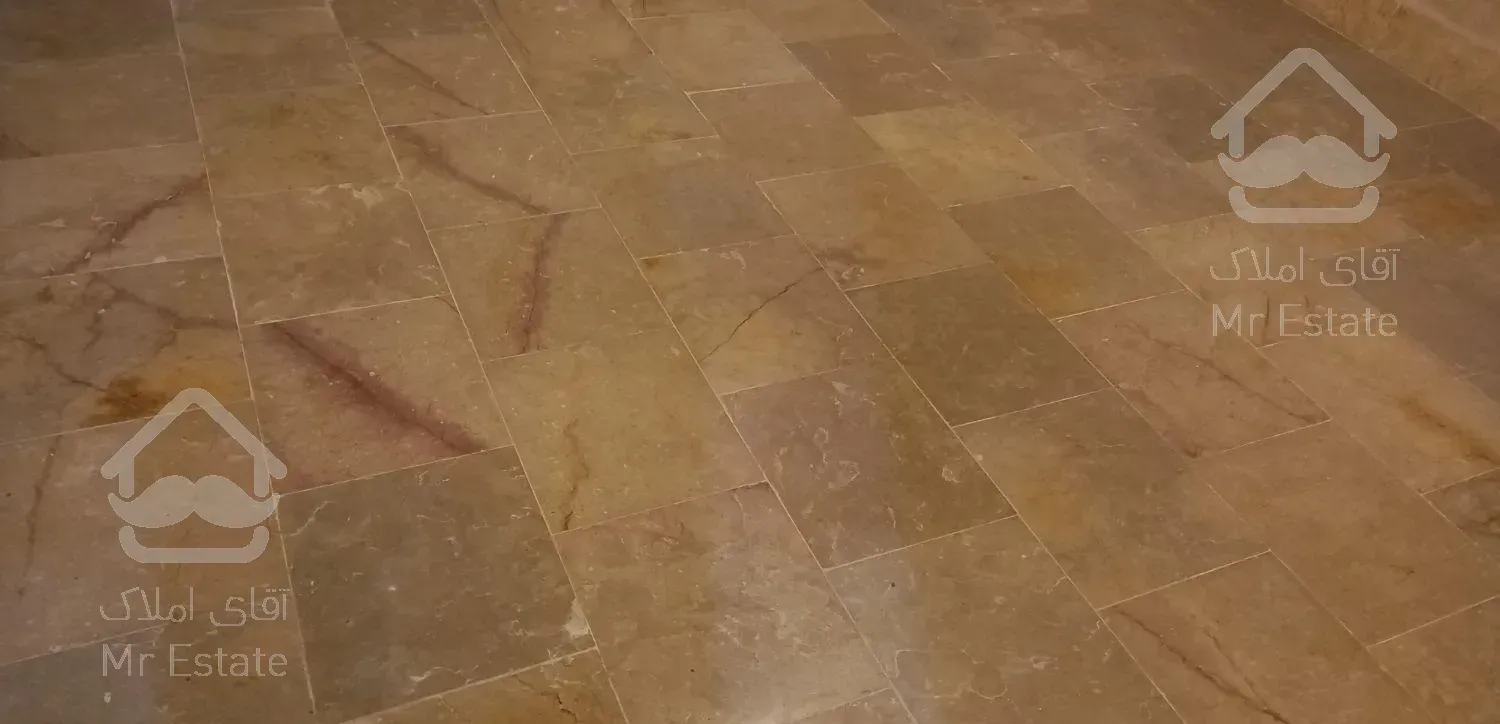 نصب انواع کاشی وسرامیک چسبی وموزاییک پله نما غیره