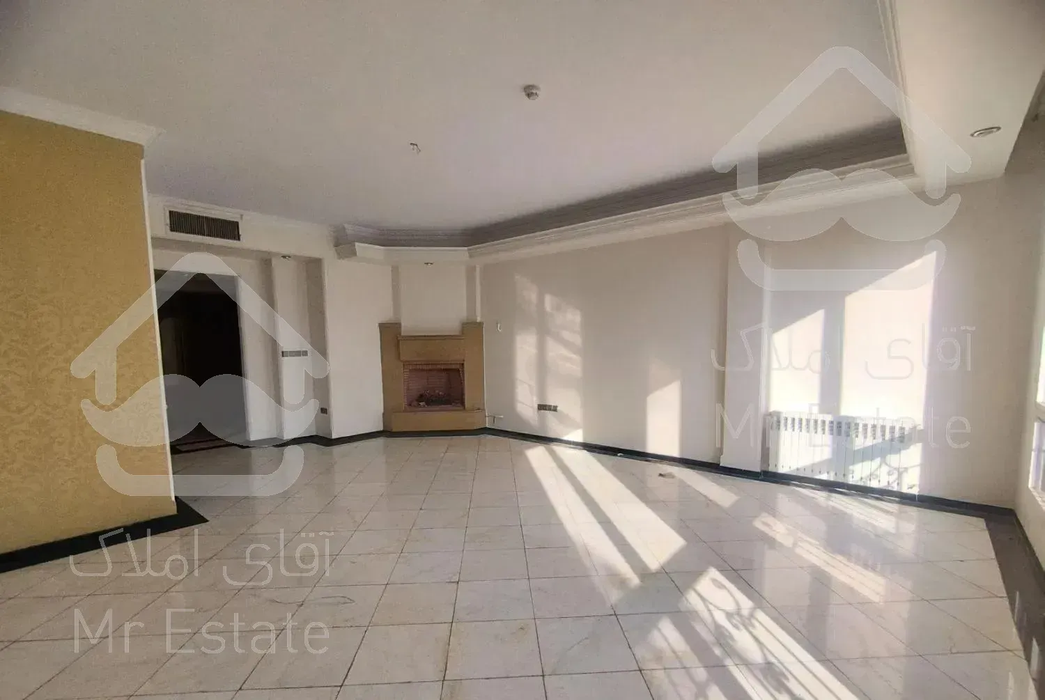 ۱۶۰ متر سه خوابه لوکیشن  نزدیک ولیعصر