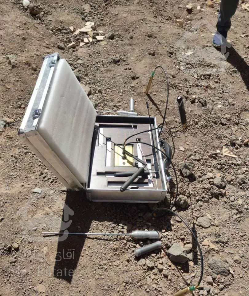 مکانیابی حفر چاه آب با دستگاه ژئوفیزیک-آبیابی