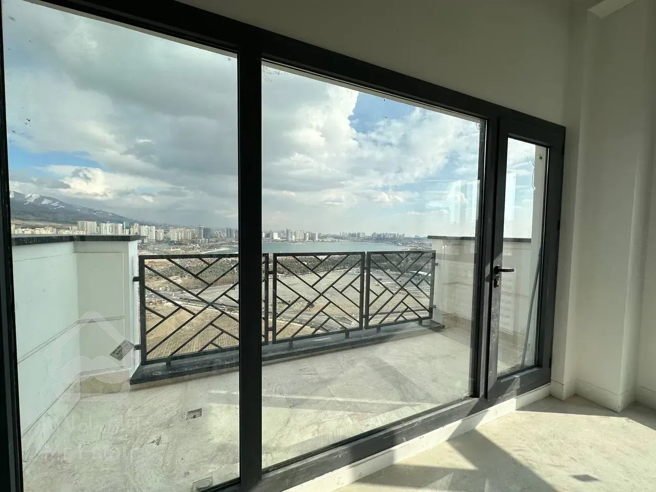 فروش برج آپارتمان مسکونی روح نواز منطقه ۲۲