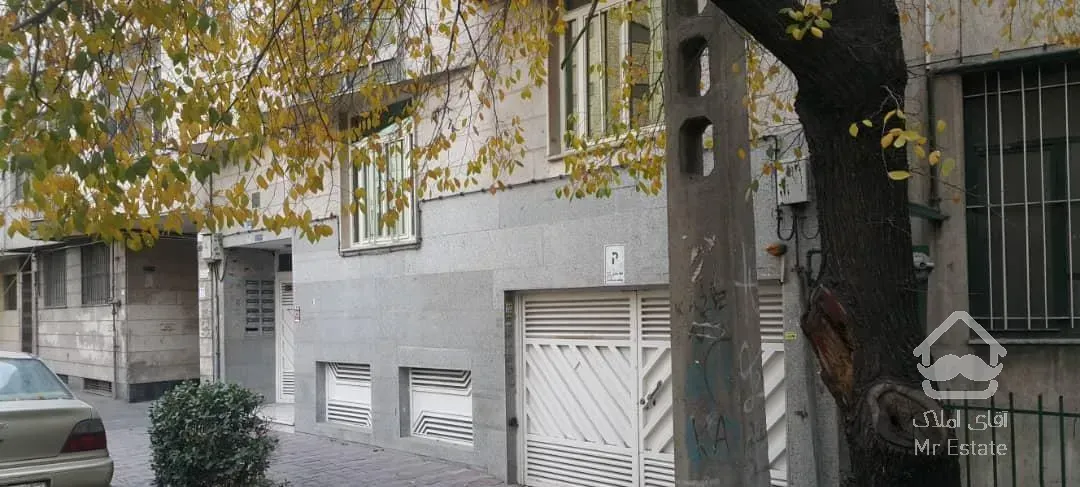 ۶۵ متری جمالزاده شمالی . ۱ خ فول . لوکیشین