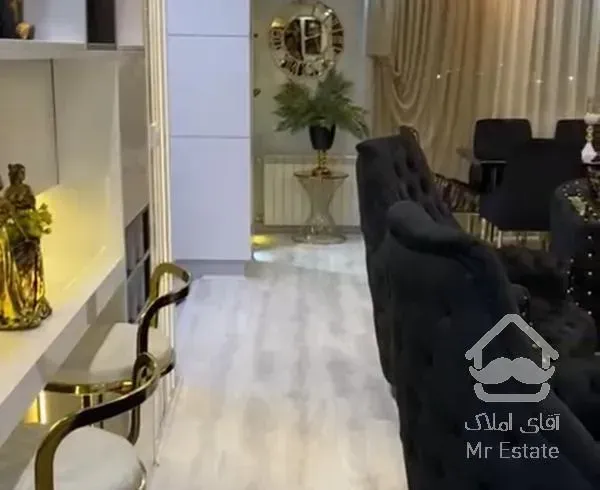 واحد ۱۲۷متری در ۲۰۰متری دریاچه چیتگر