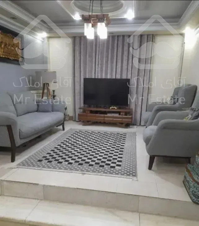 ۵۲ متر تکواحدی با پارکینگ موتور