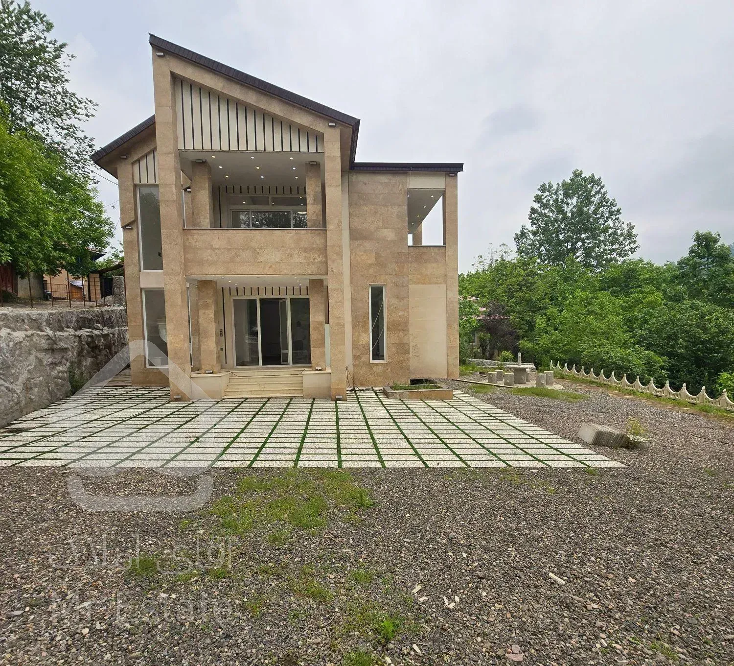 ویلای ۱۱۰۰ متری کوهپایه ای ماسوله استخردار