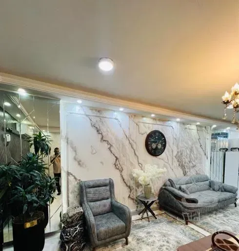 یک واحد از دو واحده طبقه اول ۱۲۰متری زمین شهری