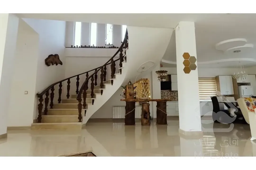 فروش ويلا باغ ١٢٠٠متري در شهر کلارآباد