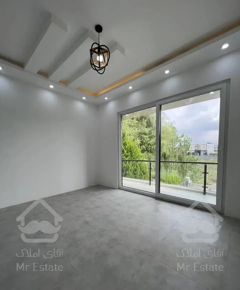 ویلا تریپلکس استخردار/نما مدرن /فاصله تا ساحل کم