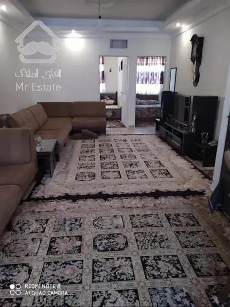 ۶۵ متر دارای پارکینگ و انباری