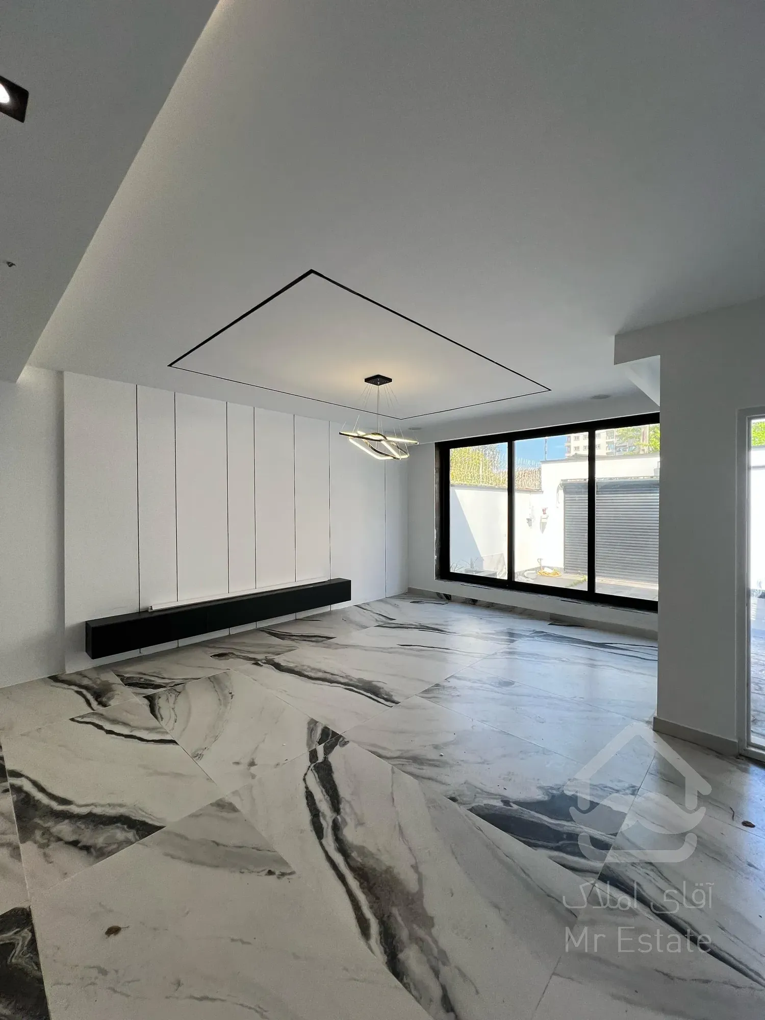 متراژ زمین ۱۷۰ متر