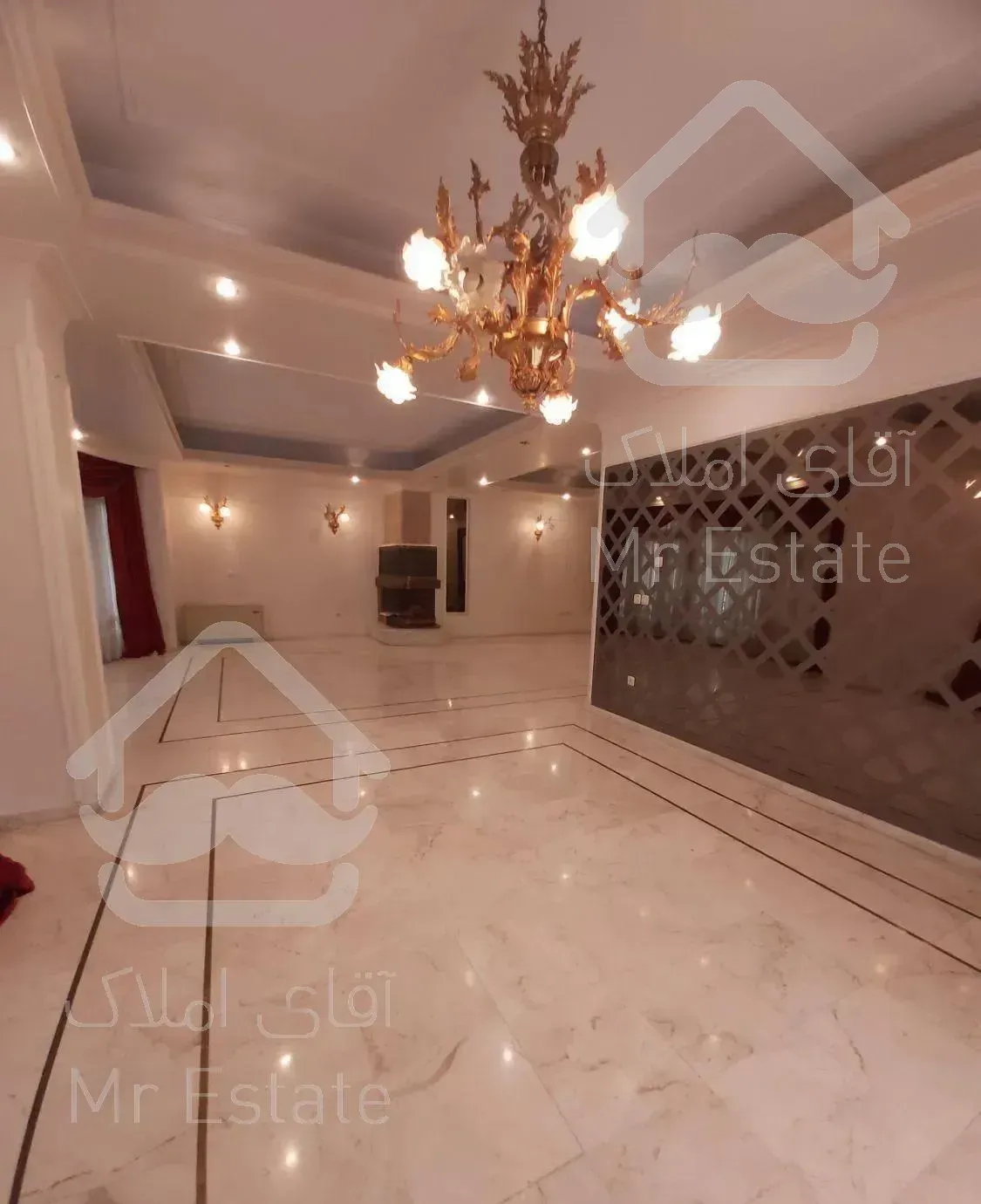 ۲۵۵ متر  ۴ خواب   سوئیت مجزا  ۲پارکینگ تاپ لوک