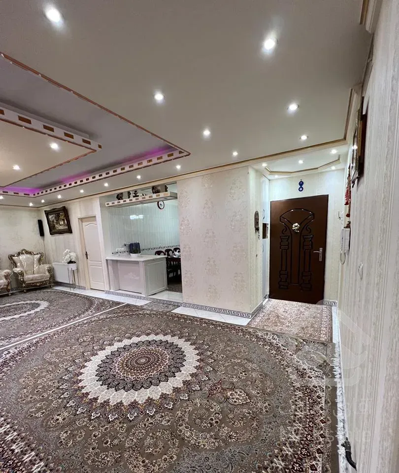 واحد ۱۳۰ متری فول امکانات