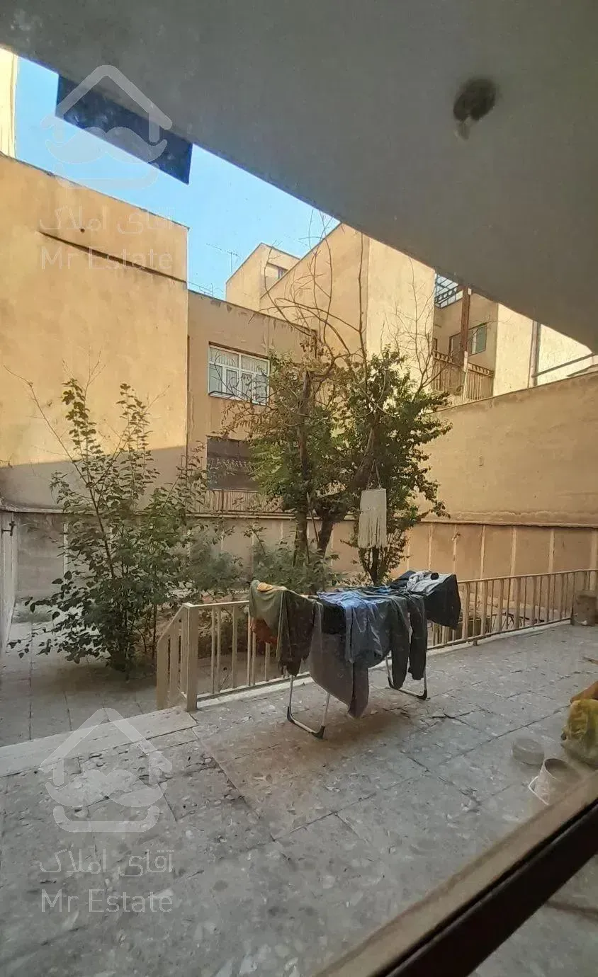 ۱۷۲متر تخلیه نقاشی شده(۱۰۰ متر حیاط مستقل )تک گیشا