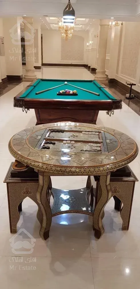 خرید و فروش آپارتمان مسکونی 275 متری در نیاوران