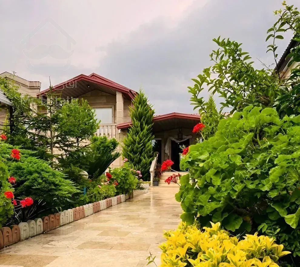 ویلا باغ نیم پیلوت 280 متری مبله شهرکی سنددار