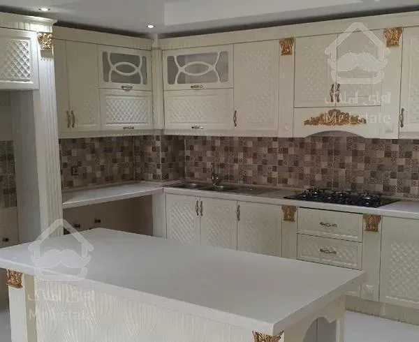 ۹۳ متر/ بالکن بزرگ/ در قلب منطقه / صادقیه