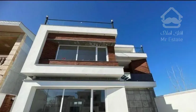 ۳۳۰ متر روف و استخر/زیر قیمت منطقه/بندرکیاشهر