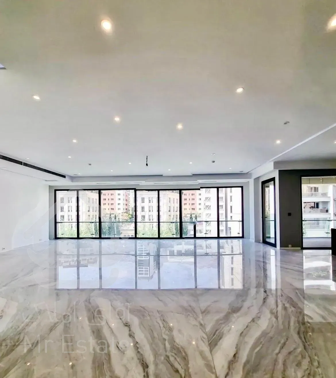 خیابان شـیـراز ۱۵۰متر ۲پارکینگ / فول مشاعات