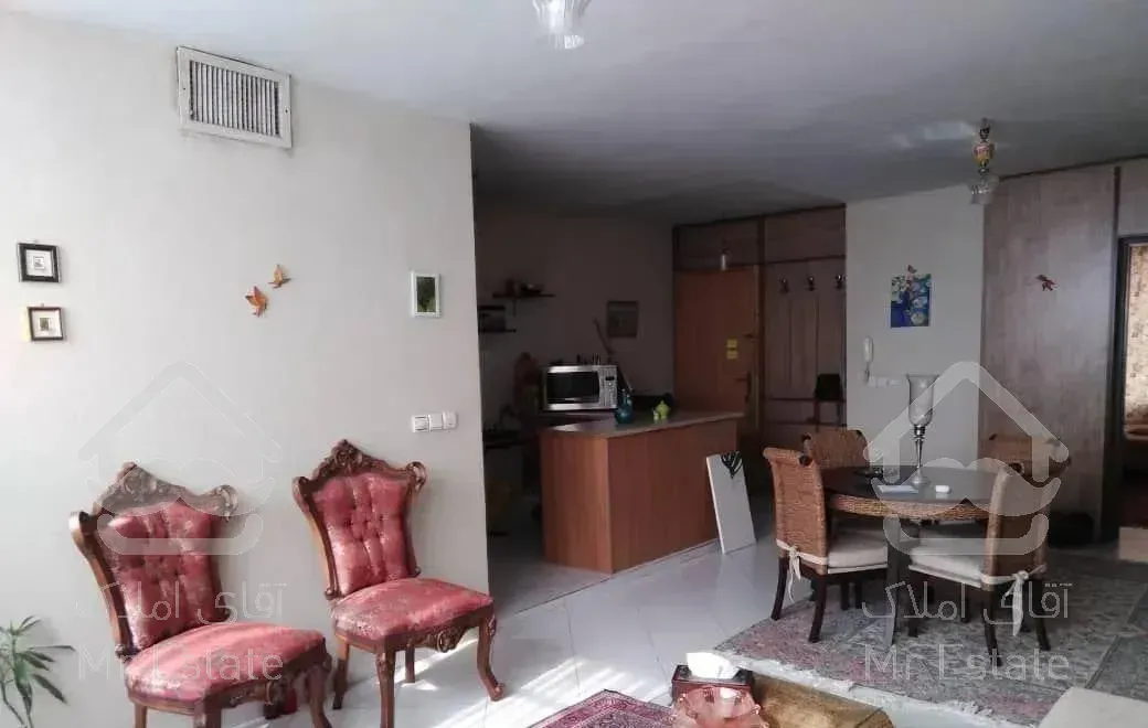 اپارتمان قدیمی زیر قیمت به علت پول لازم بودن