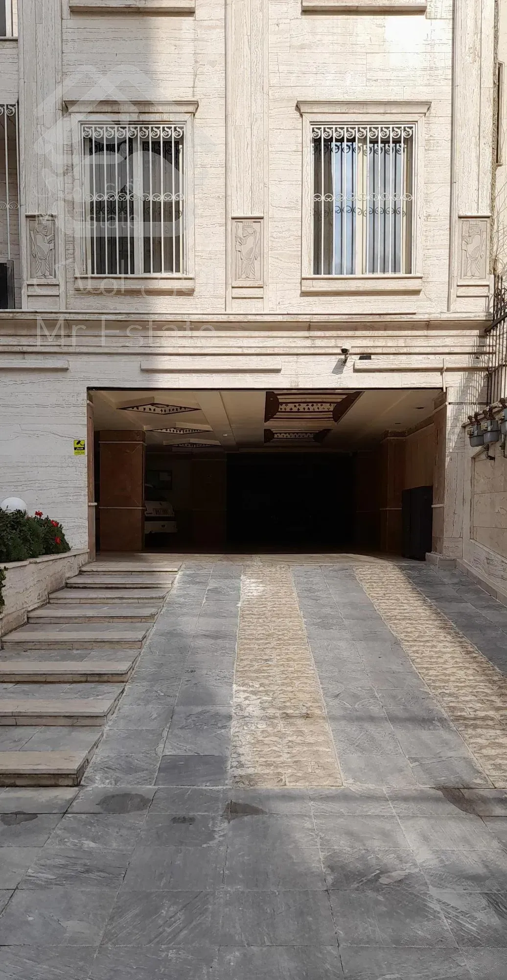 واحد ۸۴ متری دو خواب فول یگانه فردوس