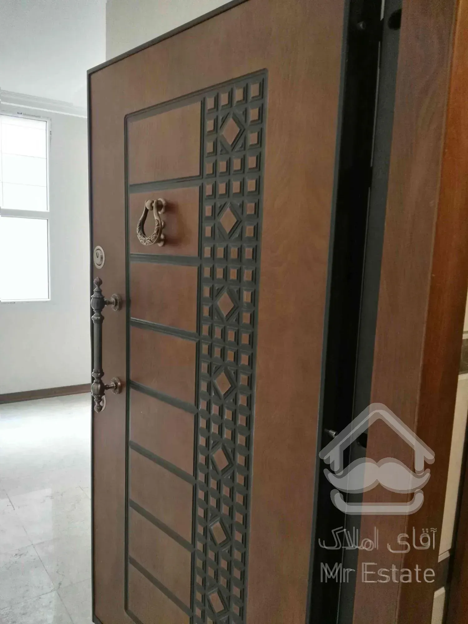 ۷۵ متر نوساز سوپر لوکس بلوار فردوس شرق ابراهیمی شمالی