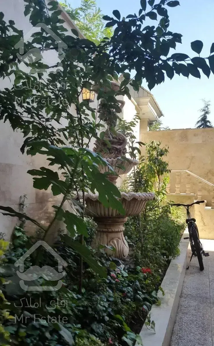 به همراه حیاط شخصی و کاملا بازسازی شده