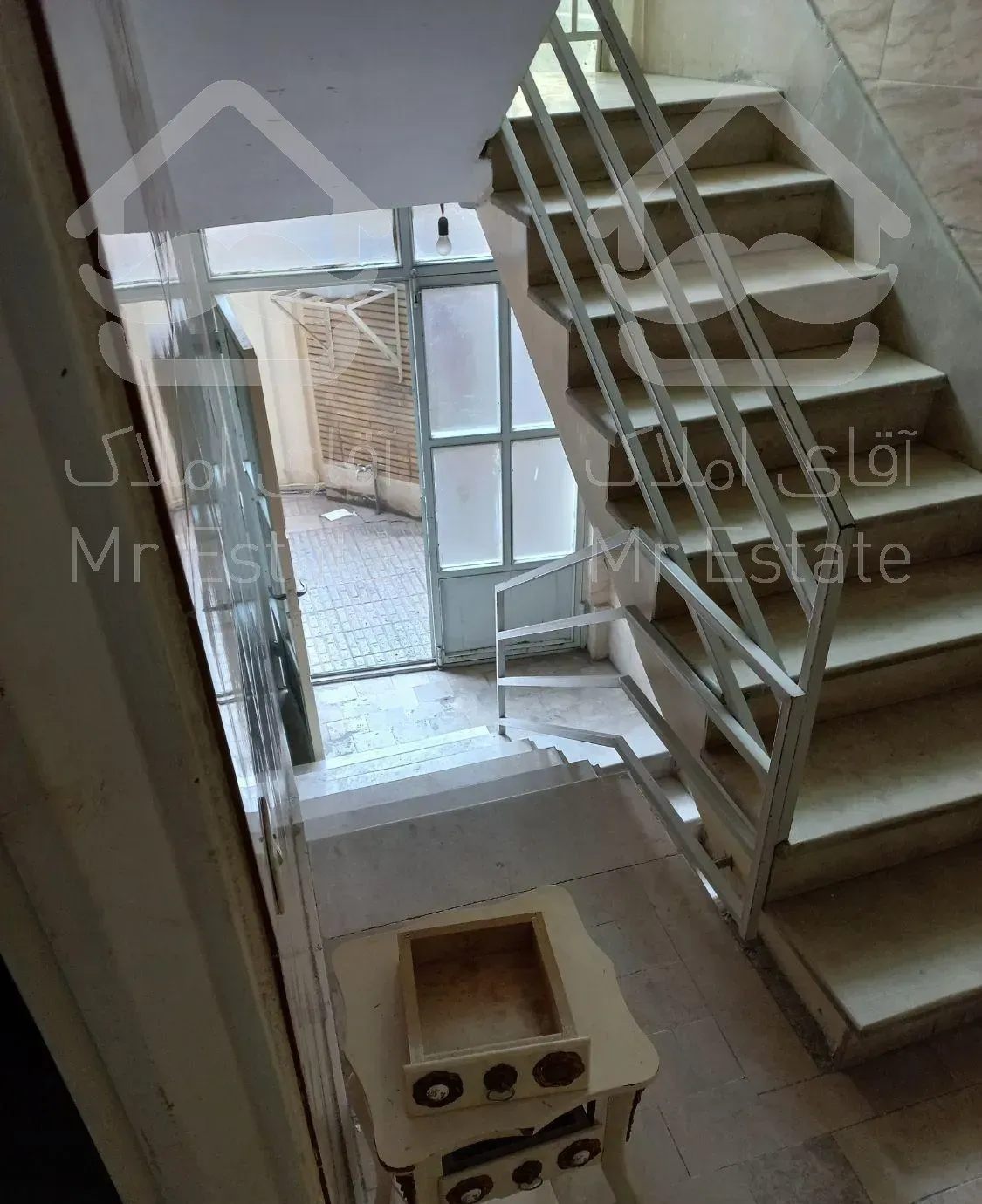 آپارتمان ۴۰ متری تمیز