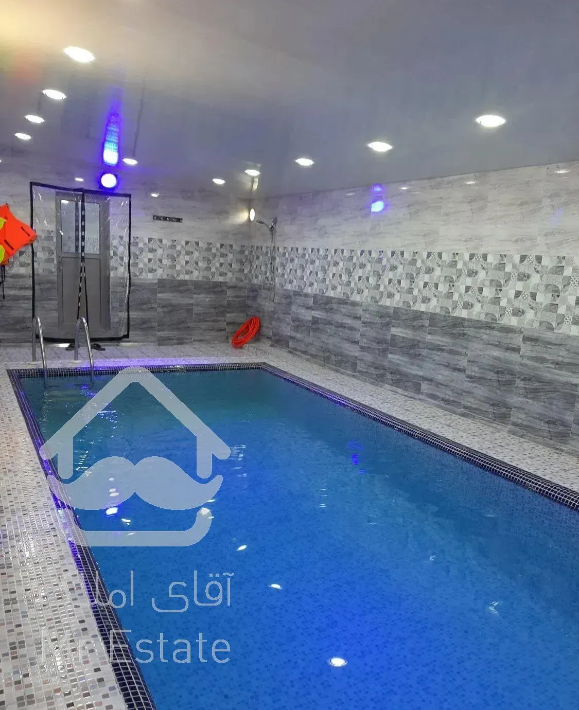 ویلاباغ.استخردارسه خواب فول امکانات.خالی