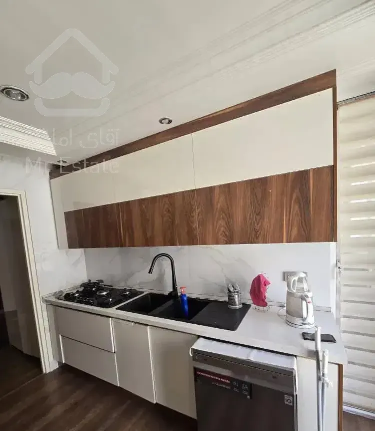 ۱۲۰ متر دروس هاتف اصفهانی نورگیر ۳ جهت  (۲ خواب )