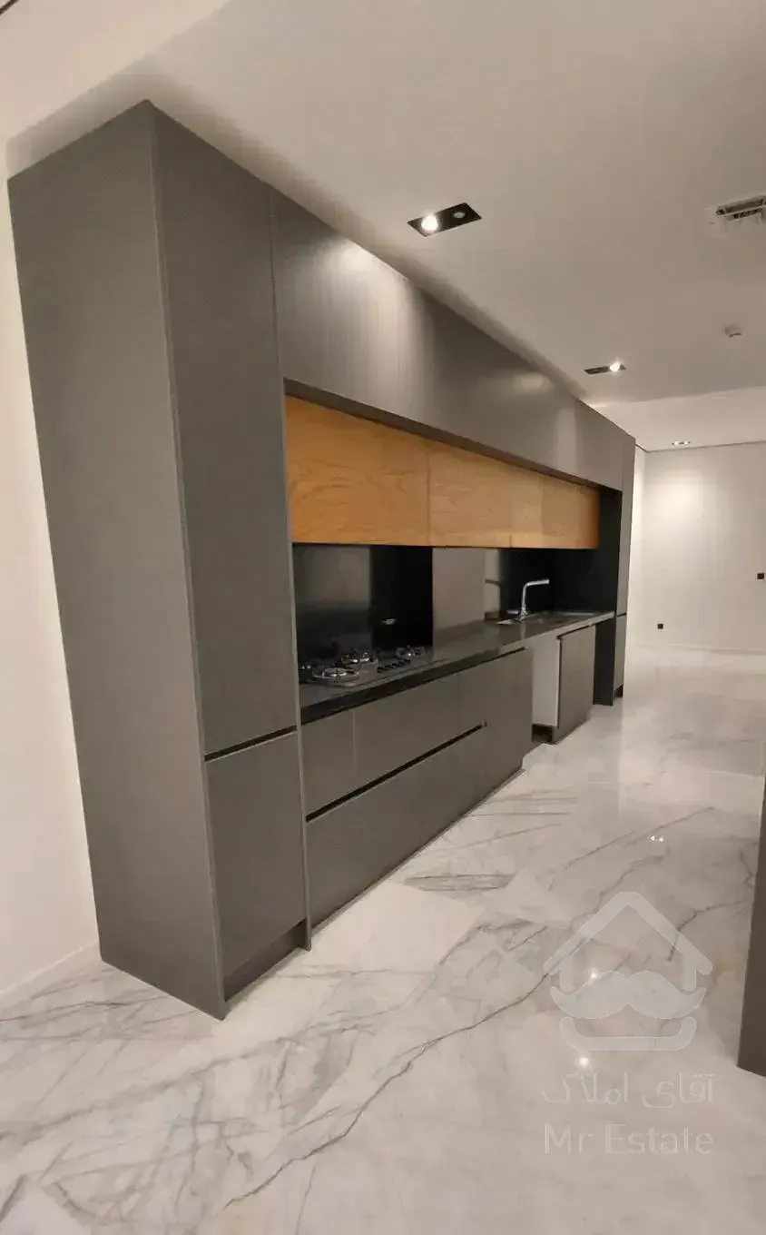 هروی / ۱۳۰ متر ۳ خواب / نوساز زیر قیمت