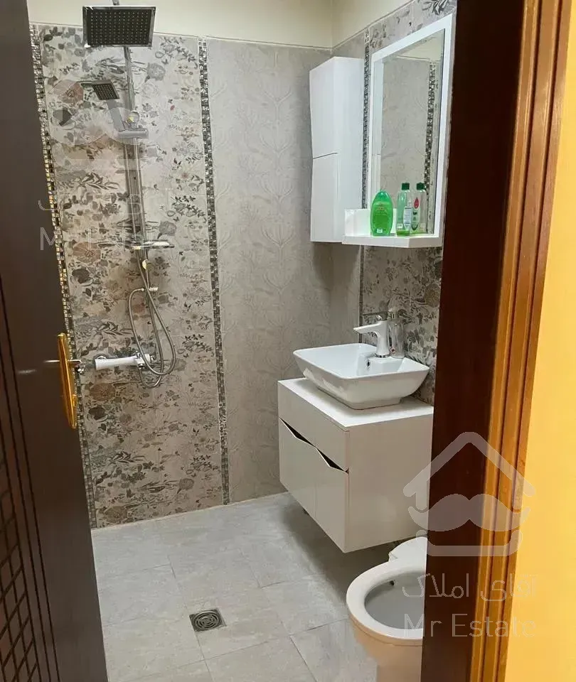 ۱۰۶ من ی دو خوابه بالای جلال