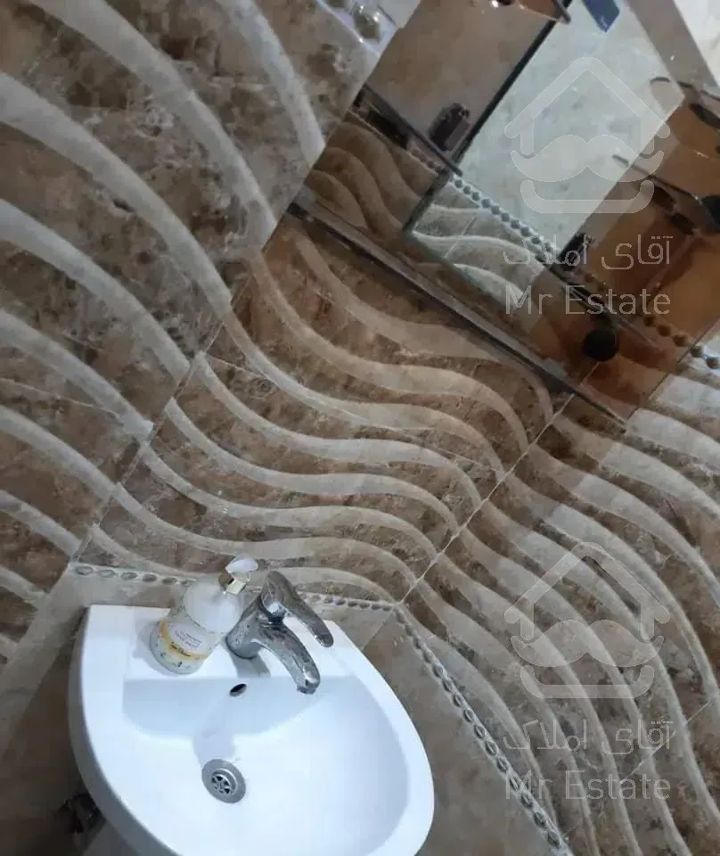 روبروی میدان سنایی مبله 130 متری