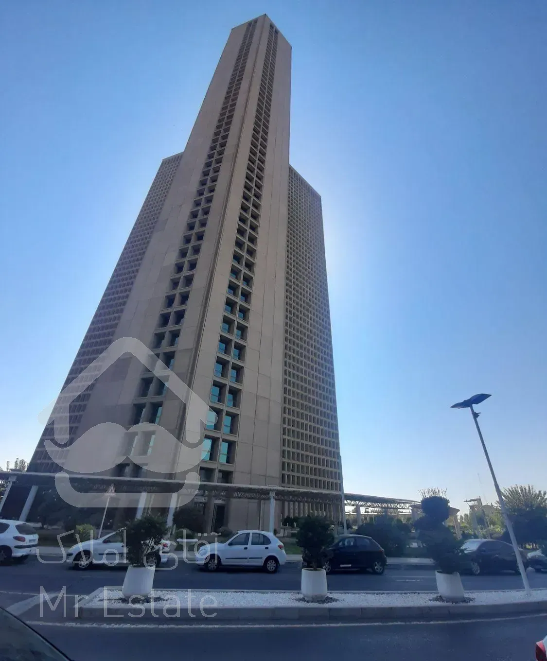 برج بین الملل تهران ۱۷۵ متر ۲ خوابه