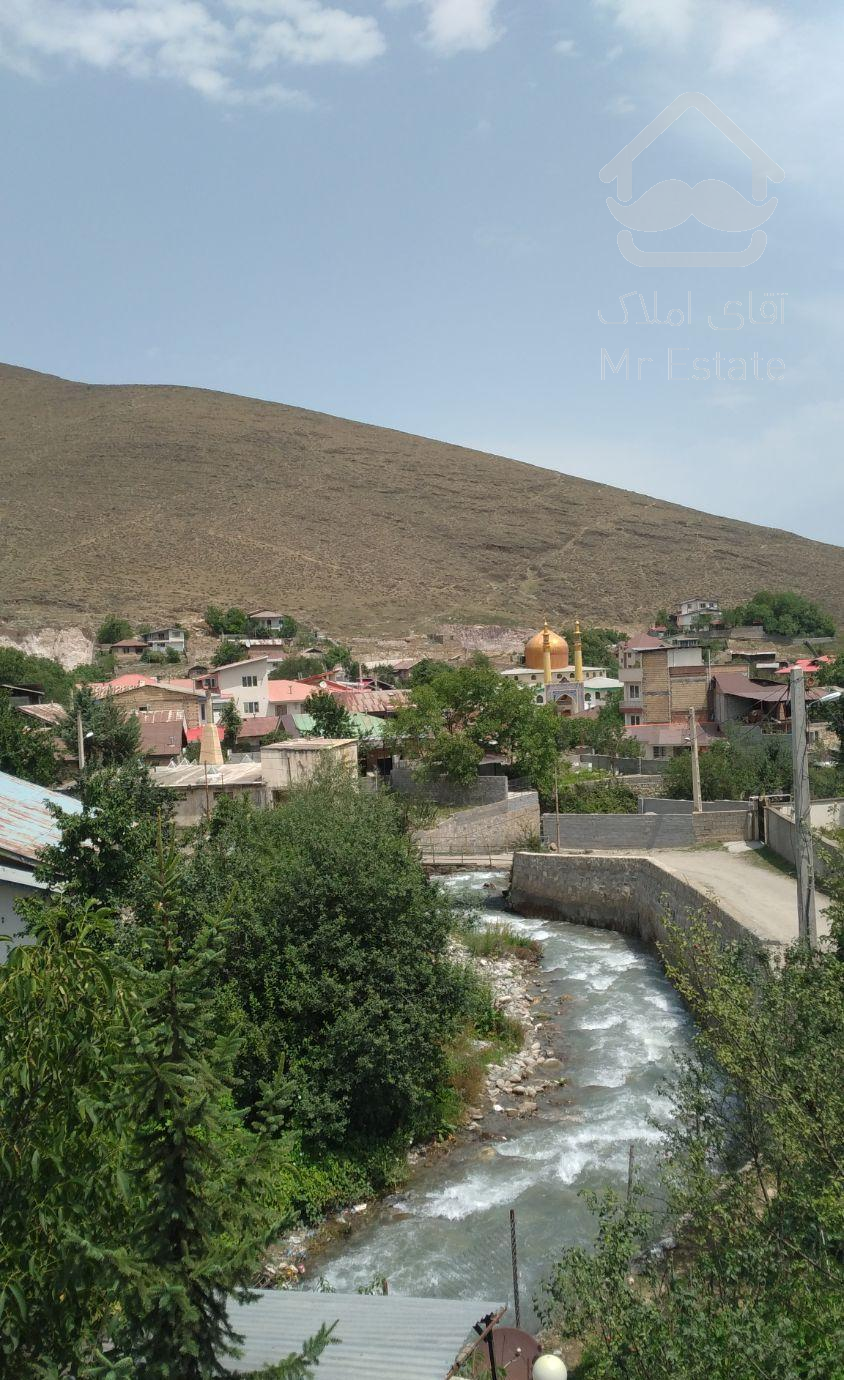 سوئت کنار رودخانه