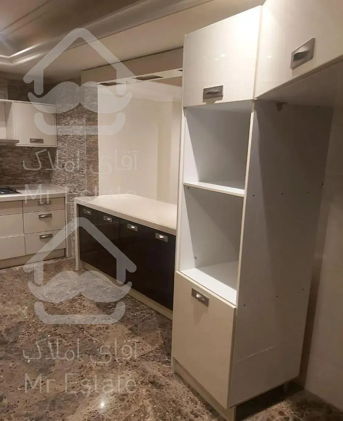 برج باغ ۲۱۰ متر ۳خواب فول مشاعات نوساز نیاوران